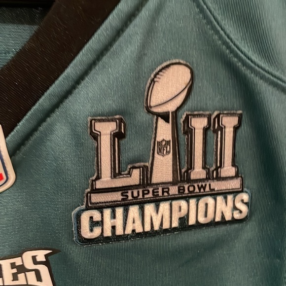 Women’s Carson Wentz #11 Eagles Jersey - Picture 4 of 4